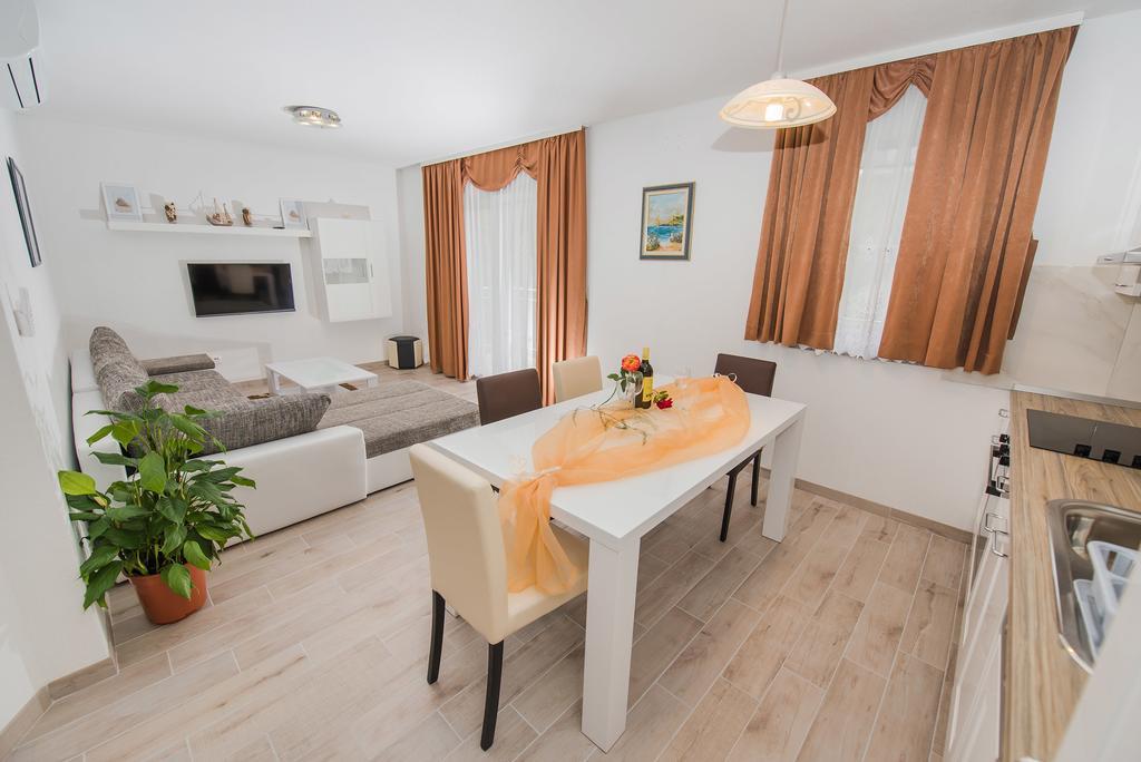 Apartment Grabovac Kaštela Værelse billede