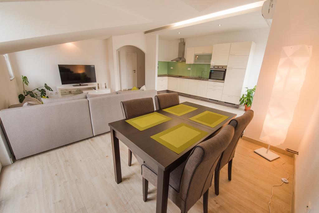 Apartment Grabovac Kaštela Værelse billede